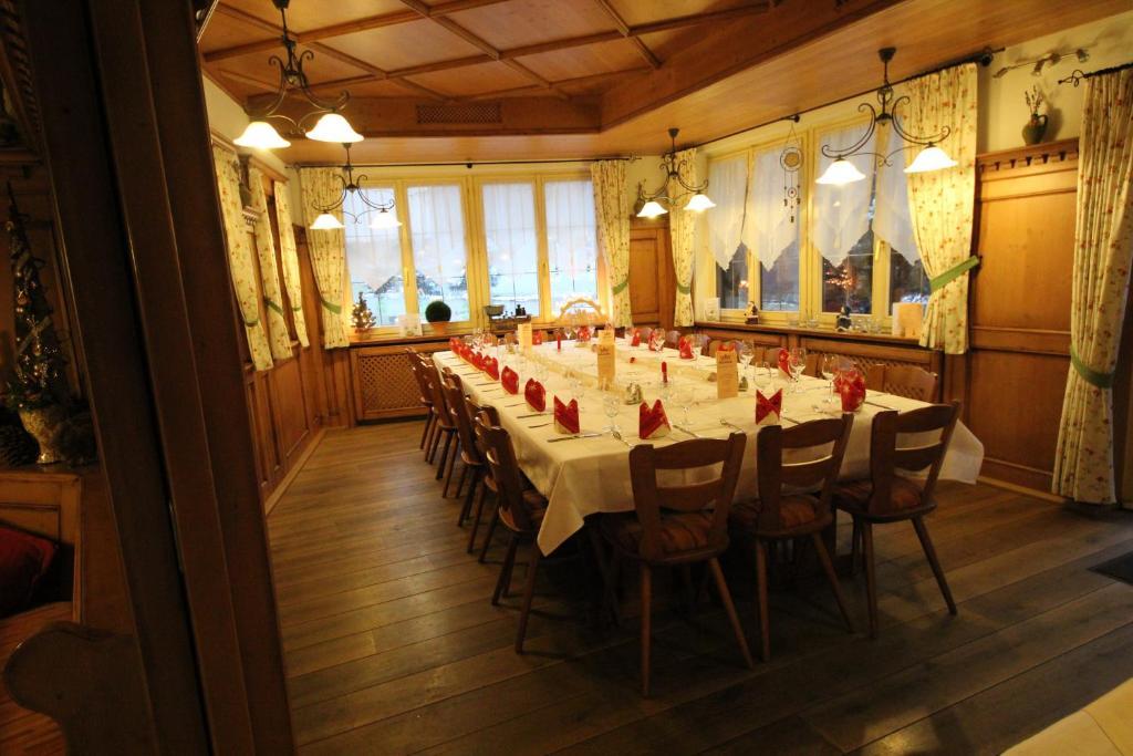 Hotel Krone Stuehlingen - Das Tor Zum Suedschwarzwald מראה חיצוני תמונה