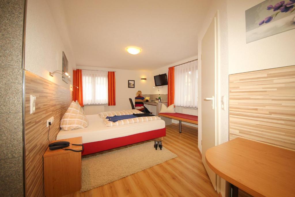 Hotel Krone Stuehlingen - Das Tor Zum Suedschwarzwald מראה חיצוני תמונה